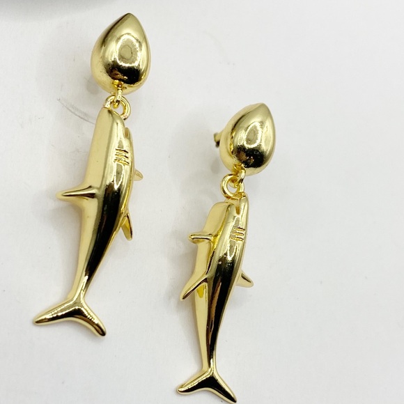 NEW Gold Great White Shark Drop Earrings - Picture 3 of 10